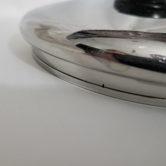 Vintage Revere Ware 1801 1 Quart Saucepan and Rolled Wdge Lid - Picture 3 of 3